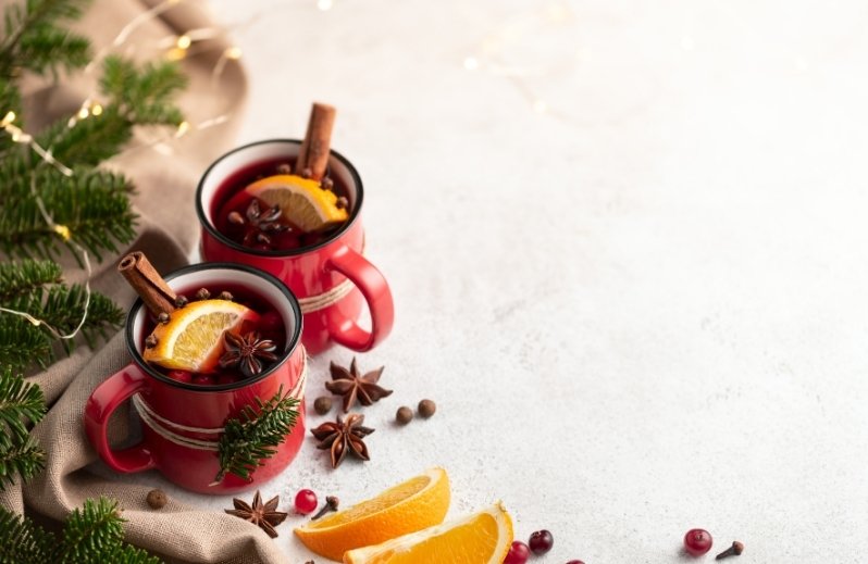 the best and worst Christmas drinks for your teeth